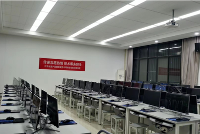南京理工大學(xué)信創(chuàng)實(shí)訓(xùn)教室圓滿(mǎn)落成，助力計(jì)算機(jī)軟硬件與網(wǎng)絡(luò)技術(shù)開(kāi)發(fā)教育